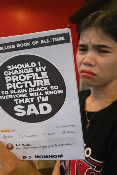 Should I Change My Profile Picture To Plain Black So Everyone Will Know That I Am Sad